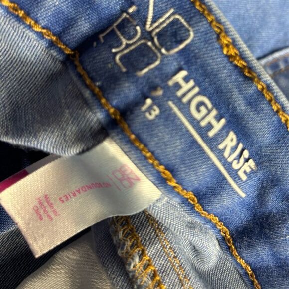 No Boundaries Button Fly Denim High Rise Shorts Junior Size 13 EPC - Picture 3 of 3